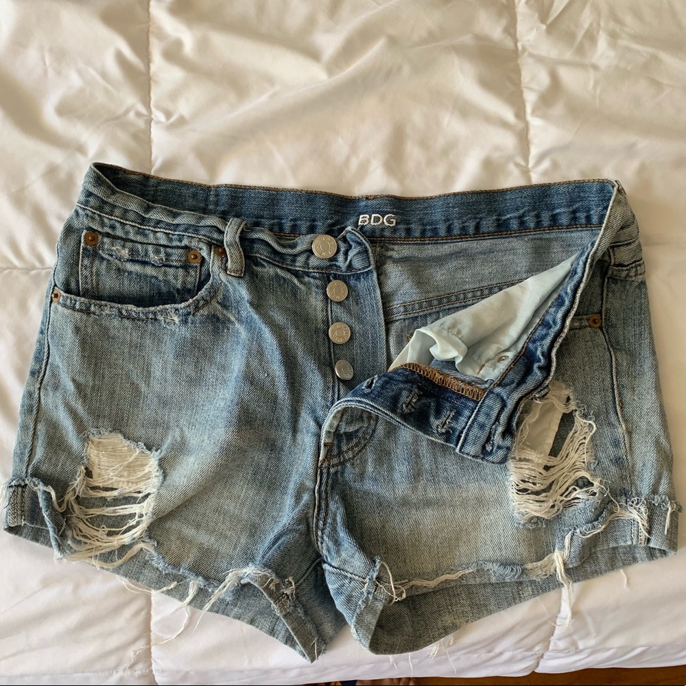 BDG distresses tomgirl denim shorts